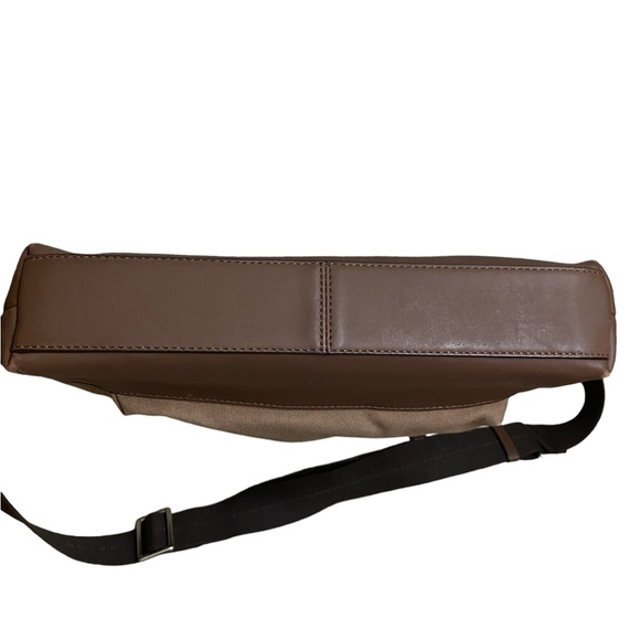 Coach Khaki Men’s Brown Camden Messenger/Shoulder Bag - Picture 5 of 14